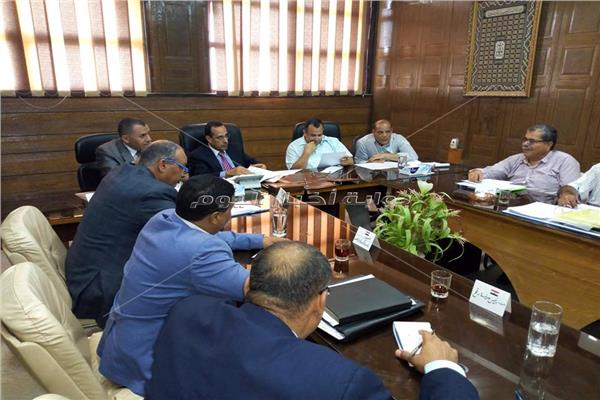 محافظ شمال سيناء يفوض رؤساء المدن في سيناء لتنفيذ قرارات الازالة 