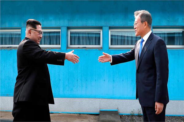 صورة من القمة التاريخية بين رئيسي كوريا