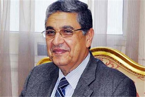 وزير الكهرباء والطاقة المتجددة د.محمد شاكر 