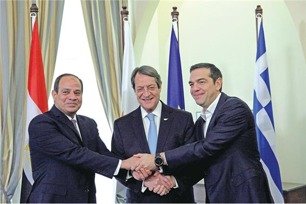 الرئيس السيسي ونظيره القبرصي ورئيس وزراء اليونان