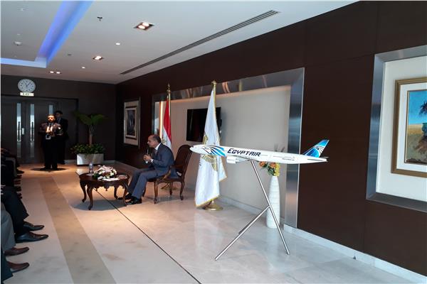 الفريق يونس المصري الاثنين مطار سفنكس يستقبل أول طائرة 
