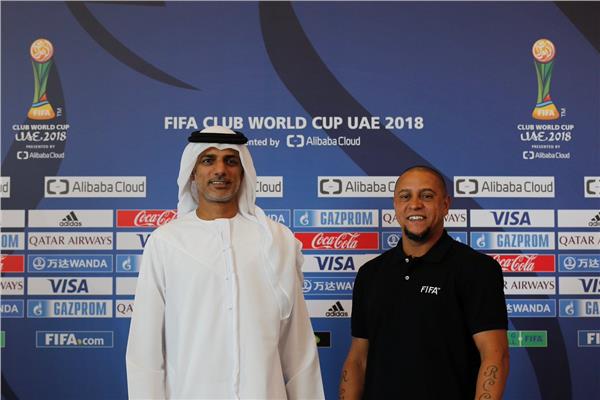 روبرتو كارلوس مع المشرف العام لمونديال الأندية في الإمارات