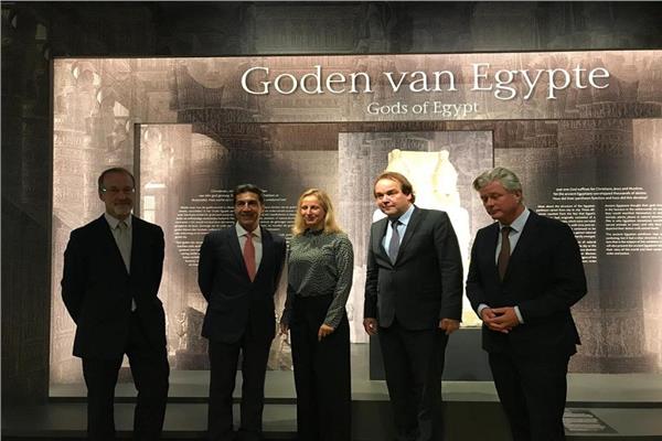 سفير مصر في هولندا يفتتح معرض «الآلهة المصرية»