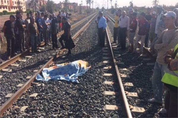 وفاة و اصابه شخصين إصطدم بهم القطار بمحطة سيدى جابر بالإسكندرية 