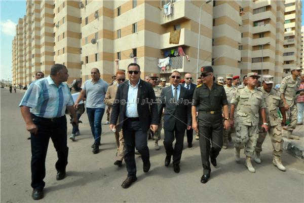 محافظ الإسكندرية وقائد الشمالية العسكرية يتفقدان "بشائر الخير ٢" 