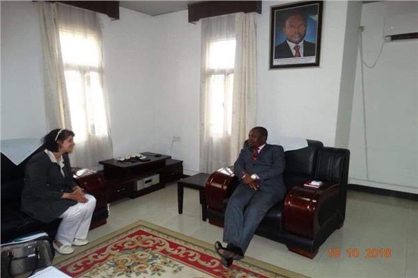 وزير خارجية بوروندي يستقبل سفيرة مصر