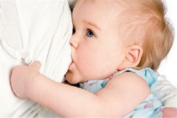 الرضاعة الطبيعية تحمي من هذا المرض
