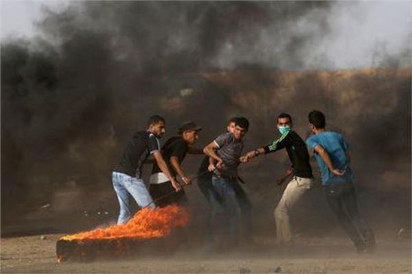 إصابة عشرات الفلسطينيين خلال احتجاج على حدود قطاع غزة