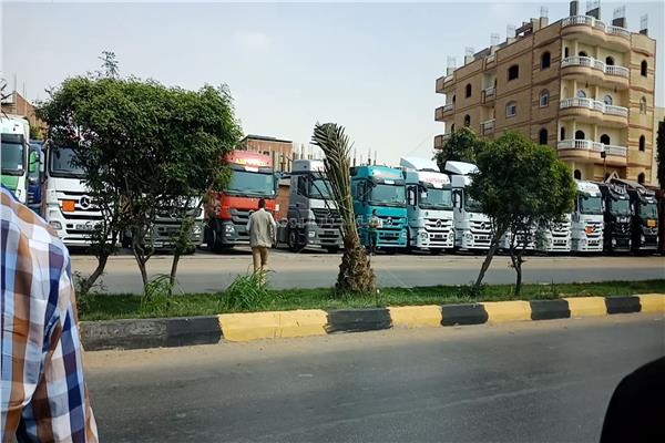 محافظ الجيزة: 18 محضر حجز إدارى لمعارض سيارات بطريق مصر أسيوط
