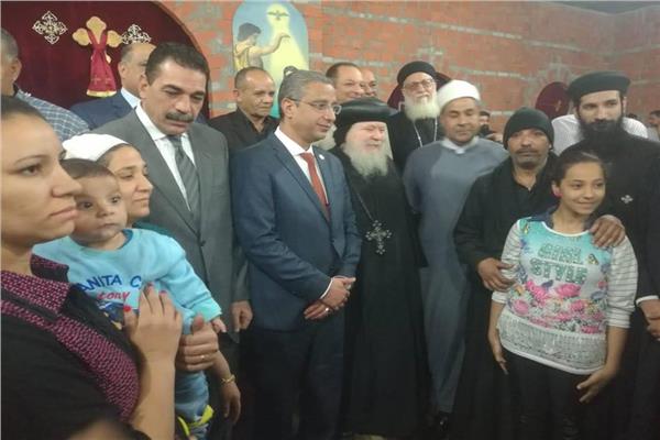 زيارة الأنبا باخوم للناجين من الحادث الإرهابي