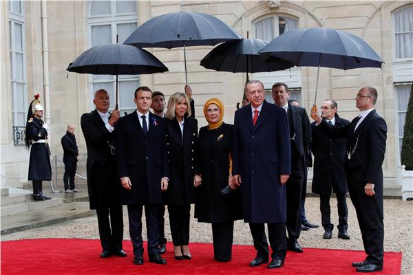 الرئيس الفرنسي إيمانويل ماكرون مع زعماء العالم