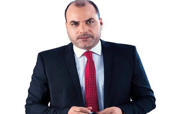 الإعلامى محمد الباز مقدم برنامج 90 دقيقة