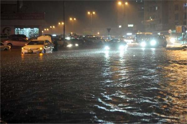 الكويت تشهد موجة من الطقس السيء