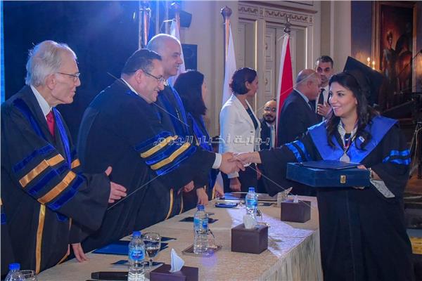 محافظ الإسكندرية يشهد حفل تخريج دفعة جديدة لجامعة ESLSCA 