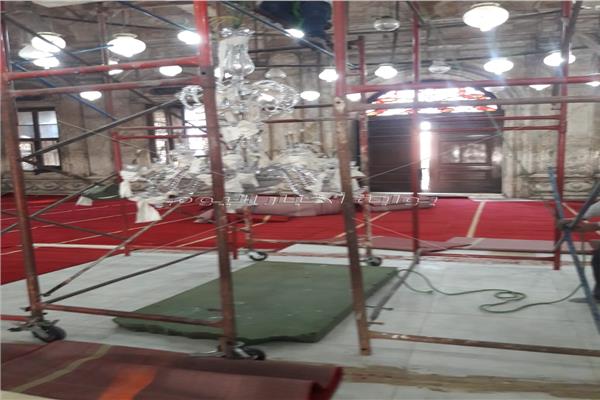 ترميم «النجفة الثانية» بمسجد محمد علي بالقلعة