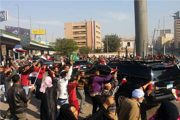 المصريون يحتفلون بزيارة «بن سلمان» 