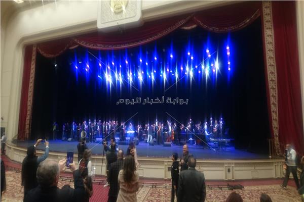 زياد الرحباني يختتم حفلة في القاهرة