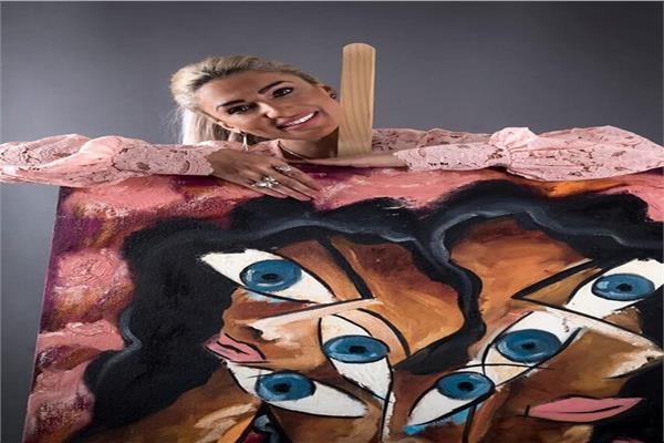 «الحقيقة والخيال» في معرض فنانة سعودية بالأوبرا