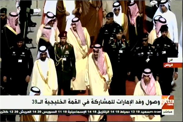 العاهل السعودي يستقبل وفود القمة الخليجية الـ 39 بالرياض 