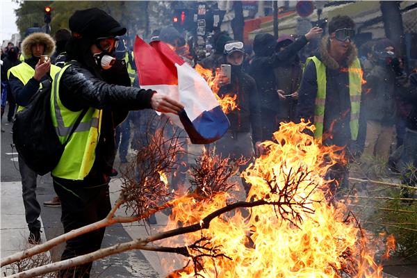 صورة من رويترز لمظاهرات فرنسا