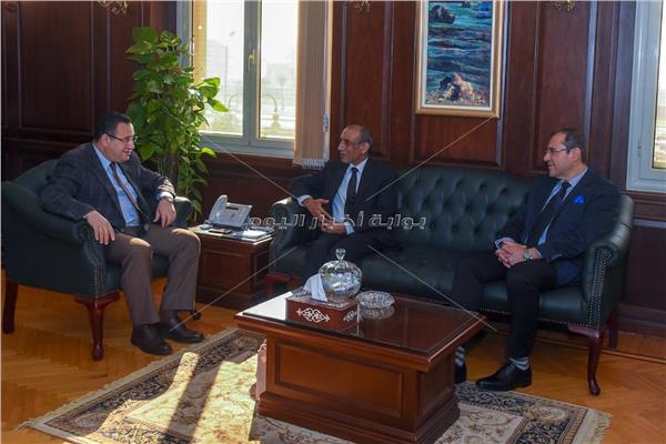 قنصوة يبحث سبل تعزيز العلاقات مع سفير المكسيك في مصر