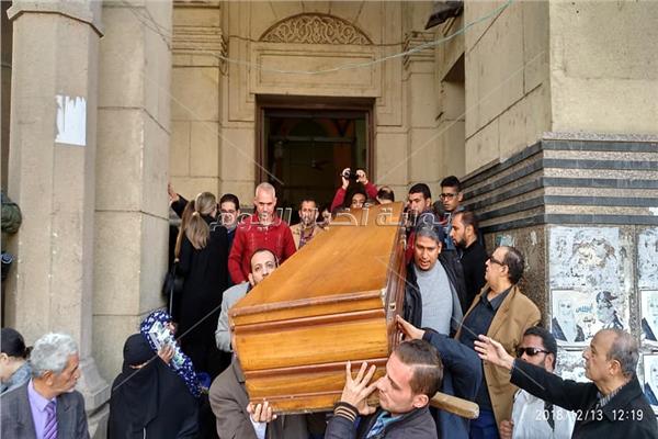  خروج جثمان إبراهيم سعدة من عمر مكرم عقب صلاة الجنازة عليه