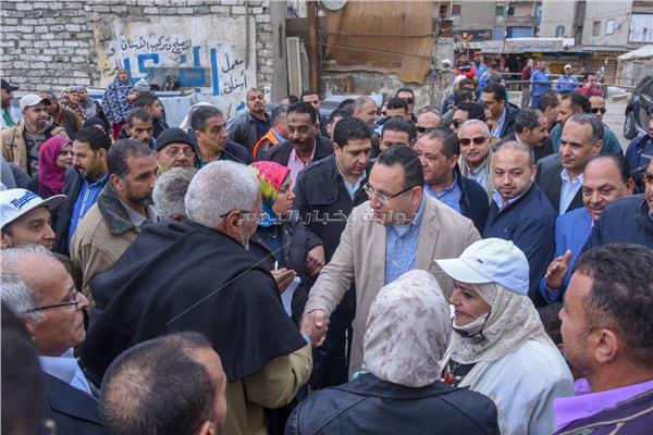محافظ الإسكندرية يطلق مبادرة "بإيادينا" بمساكن جنوب المتراس بنجع العرب 
