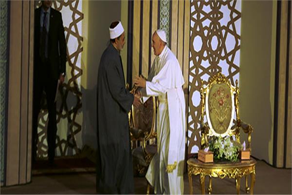 فضيلة الإمام الأكبر أحمد الطيب برفقة البابا فرنسيس بابا الفاتيكان