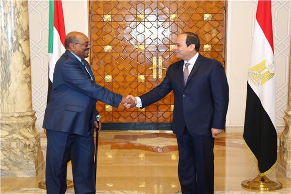 الرئيس عبد الفتاح السيسي ورئيس جمهورية السودان عمر حسن أحمد البشير