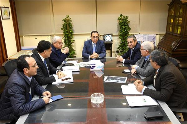 اجتماع رئيس الوزراء مع مسؤولى المقاولون العرب
