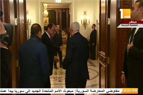 الرئيس السيسي يستقبل أبو مازن