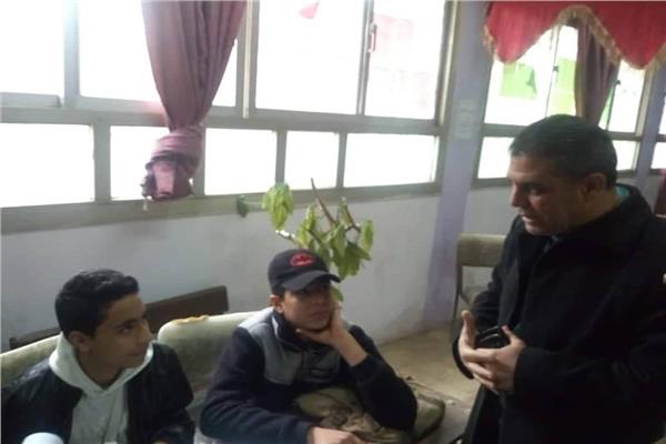 مدير ادارة شرق شبرا الخيمة التعليمية  يتابع الامتحانات 