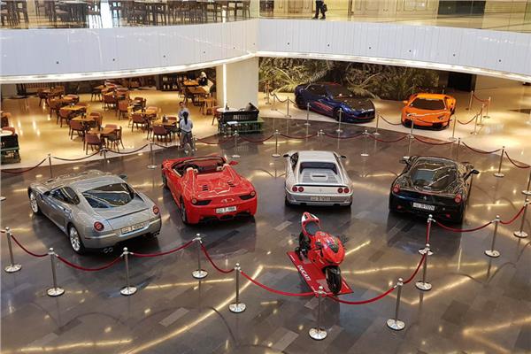 معرض للسيارات الإيطالية الفاخرة بالكويت