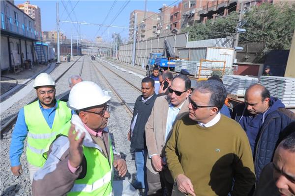  وزير النقل يتابع تشطيبات تطوير محطة المرج الجديدة