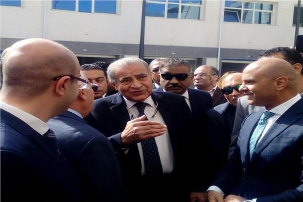 وزير التموين يتفقد «كمبراتيف بورسعيد»
