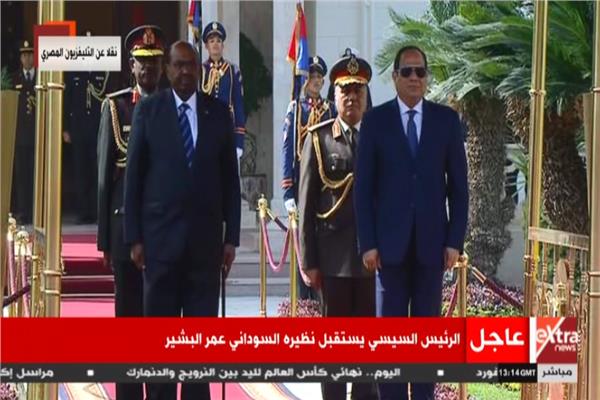 الرئيس السيسي يستقبل نظيره السوداني 