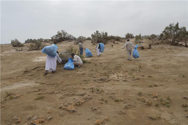 وزارة البيئة تنظم حملة نظافة بمحمية وادي الجمال 