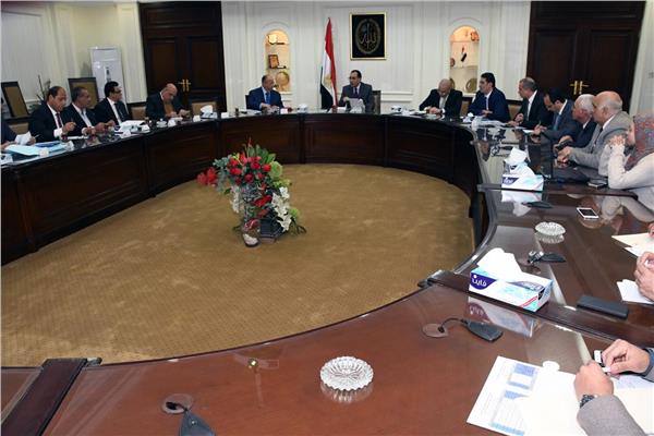 اجتماع رئيس الوزراء لمتابعة خطة تسكين المناطق العشوائية غير الآمنة