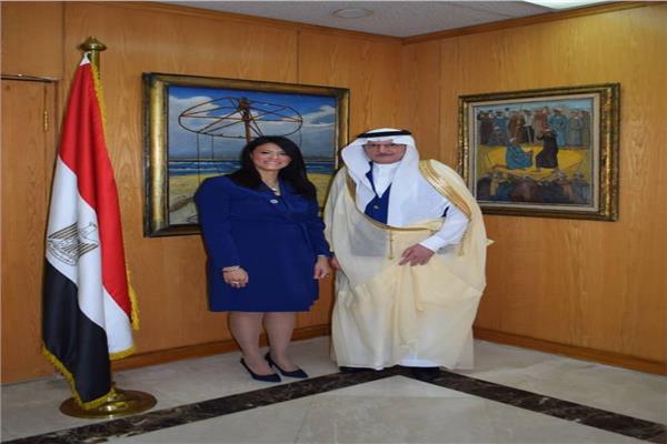 وزيرة السياحة خلال لقاءها مع الأمين العام 