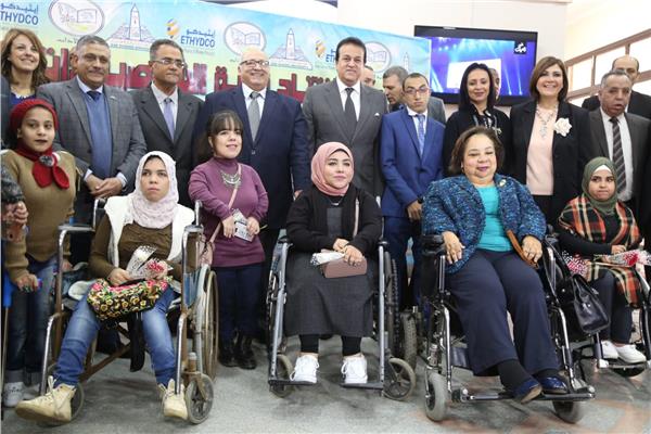 افتتاح أول قاعة تعليمية للأشخاص ذوى الإعاقة بكلية الاداب جامعة عين شمس.
