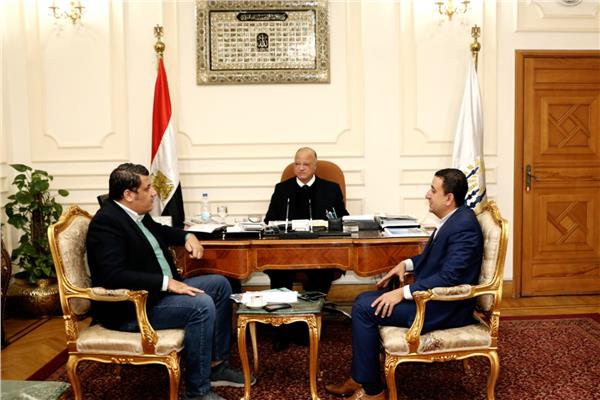 محافظ القاهرة يستقبل وفد صناع الخير