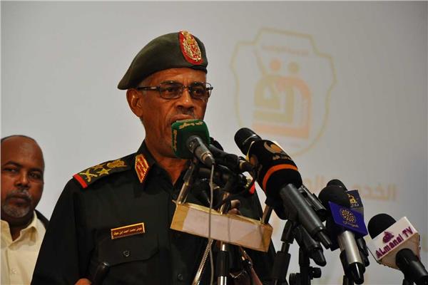 وزير الدفاع السوداني عوض محمد أحمد بن عوف