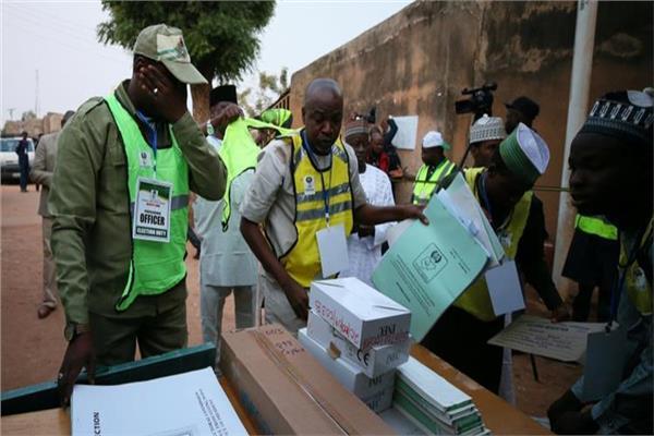 مرشح المعارضة بنيجيريا يطلب وقف إعلان نتائج انتخابات الرئاسة