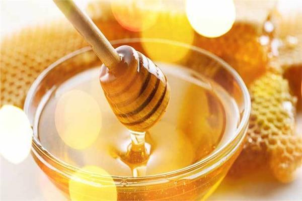 الطريقة المثالية للحصول على أكبر فائدة من العسل
