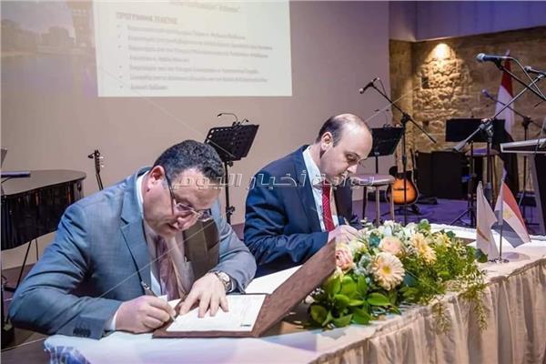 محافظ الإسكندرية خلال توقيع اتفاقية التوأمة مع بافوس القبرصية