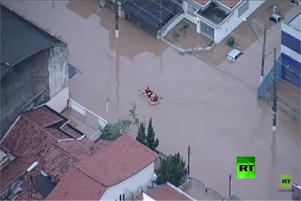 مصرع 12 شخصـا جراء فيضانات في البرازيل