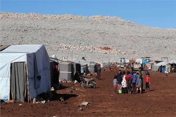 فرض 300 دولار على كل نازح سوري يفضل الرحيل عن أحد المخيمات