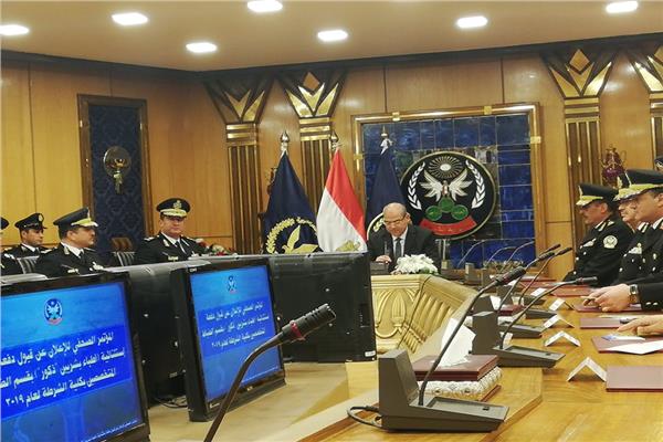وزير الداخلية يوافق على قبول دفعة جديدة من الضباط المتخصصين