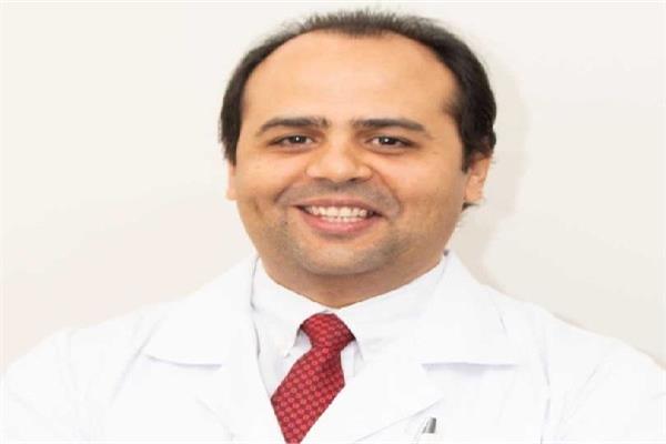 الدكتور احمد البسطاويسي استشاري الاورام بمستشفي بهيه 