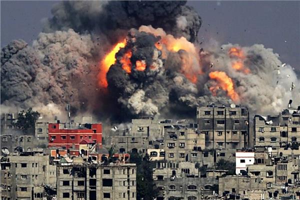قصف عزة